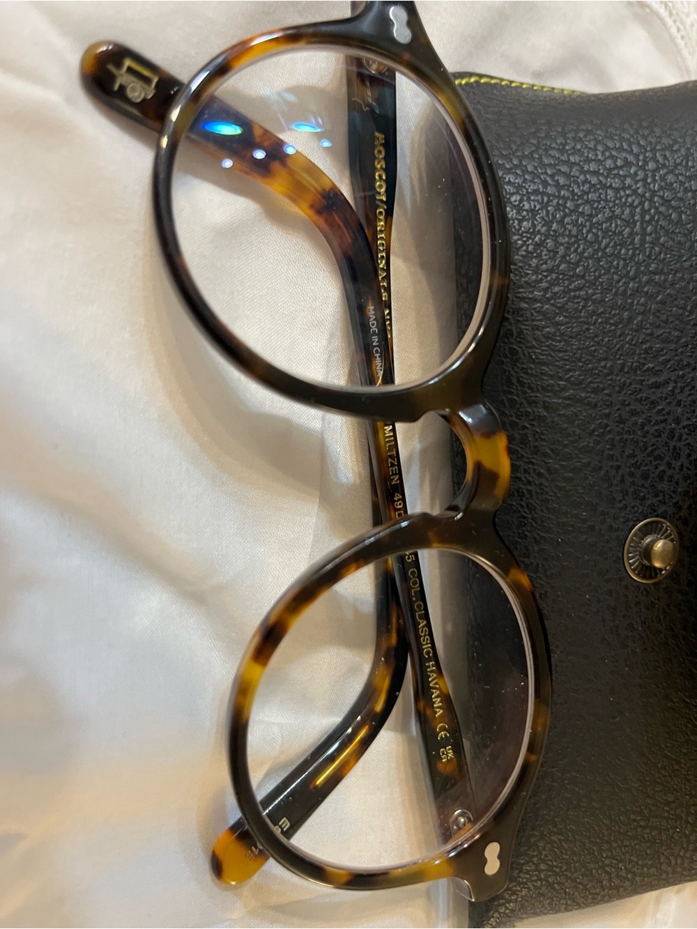 MOSCOT Tortoiseshell Round Frame Sunglasses with Gradient Lenses - Picture 5 of 6